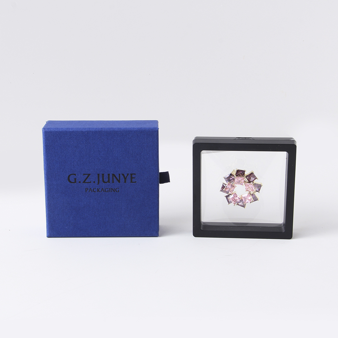 紙質(zhì)珠寶包裝盒會(huì)有哪些生產(chǎn)上的細(xì)節(jié)需要注意？